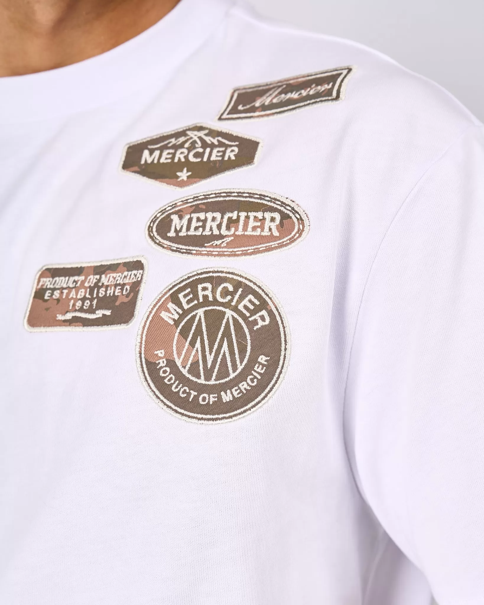 Flash Sale Mercier Bianco Camo E Distintivo Tsirt