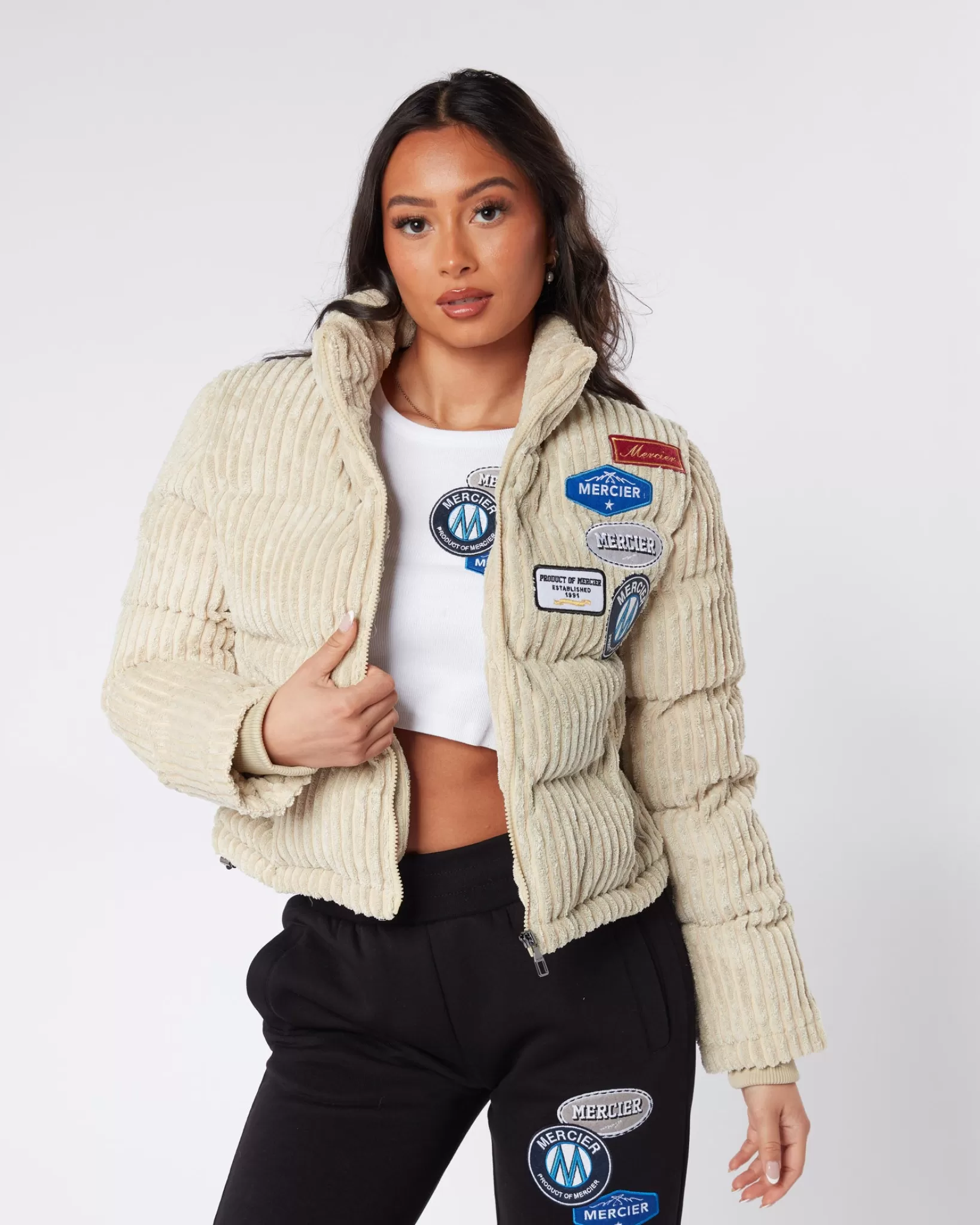 Best Mercier Giacca da donna con cordone beige e distintivo.